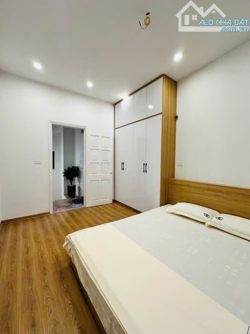 🔥MINH KHAI🔹️DTSD 28M², NHÀ VỊ TRÍ ĐẸP FULL NỘI THẤT, GẦN 🚘, NGÕ THÔNG 3 GÁC PHI ẦM ẦM - 3