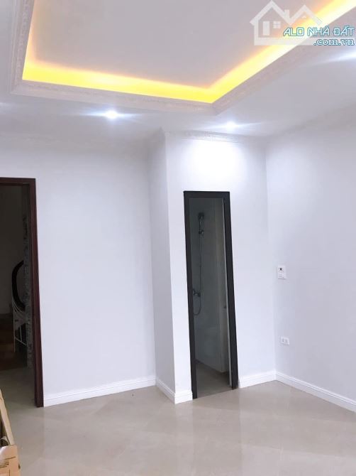 Bán nhà mặt phố Nguyễn Khánh Toàn, vỉa hè kinh doanh, 40m2 5 tầng nhỉnh 20 tỉ - 4