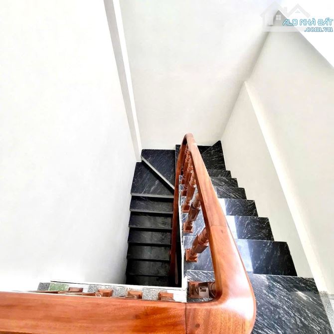 Siêu Ngon! Ngã tư sở- 40m xây mới 5 tầng, ngõ rộng thông thoáng 3m- ở và kdoanh - 4