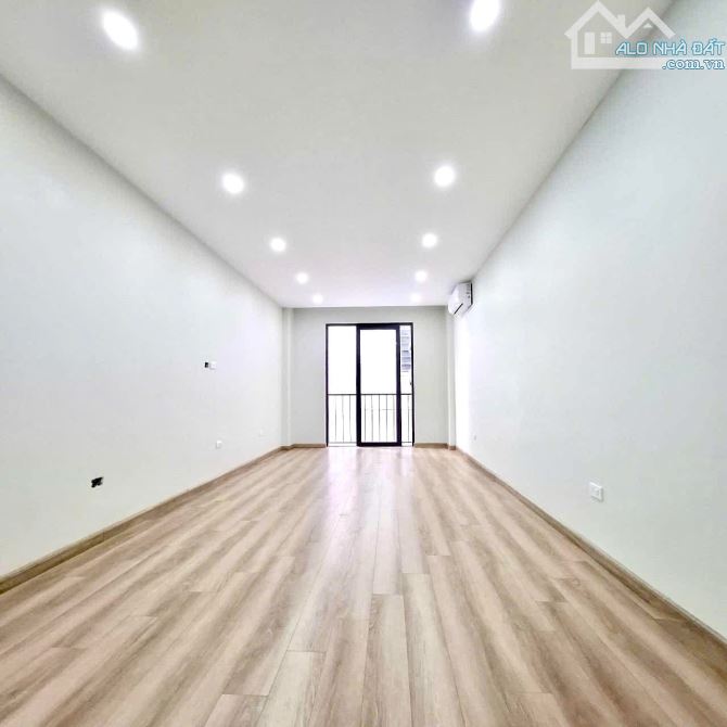 Siêu Ngon! Ngã tư sở- 40m xây mới 5 tầng, ngõ rộng thông thoáng 3m- ở và kdoanh - 5