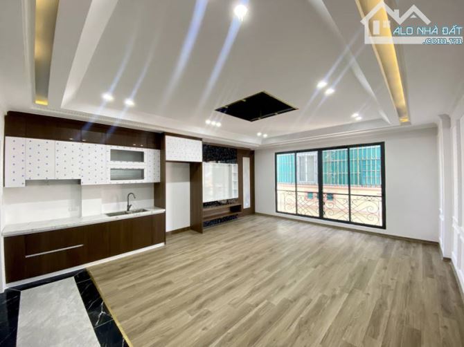 SIÊU PHẨM PHÂN LÔ KHUẤT DUY TIẾN - Ô TÔ VÀO NHÀ - 54M 8T TM - MT5,5M - SDCC - 19,8 TỶ - 6