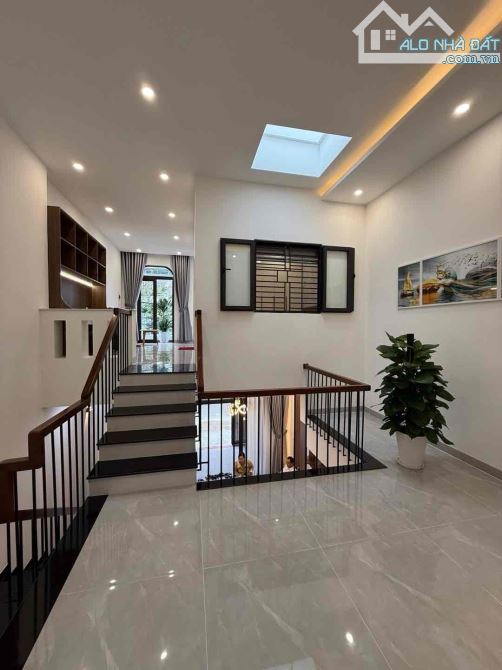 ✅✅✅Bán Nhà 3 tầng đường  nhựa 5m5 Hoà Minh 11- thiết kế cực xinh- vị trí gần biển-6t7 - 6