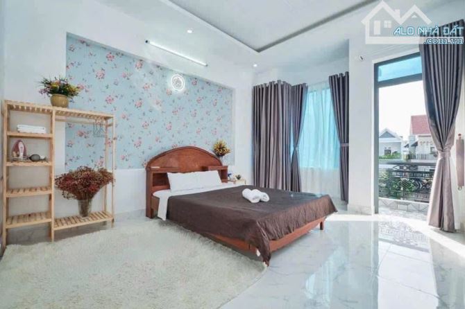 Nhà mặt tiền Chu Mạnh Trinh, vị trí đẹp - 8