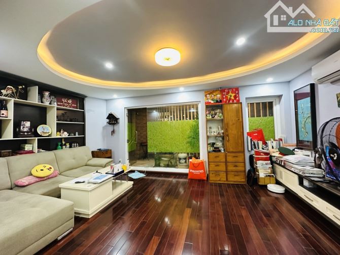 19.5 tỷ nhà đẹp lung linh, 5/7 x14 5 tầng để 2 xe ô tô trong nhà, ÂU Cơ F9 TÂn Bình. - 9