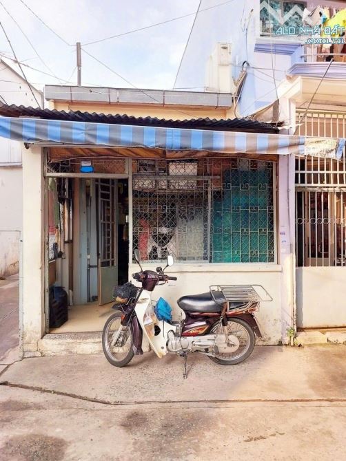 Nhà 2 mặt hẻm, thông tứ ngả, vài bước ra Hoàng Sa, có PN tầng trệt vào ở ngay chỉ 3,880 tỷ