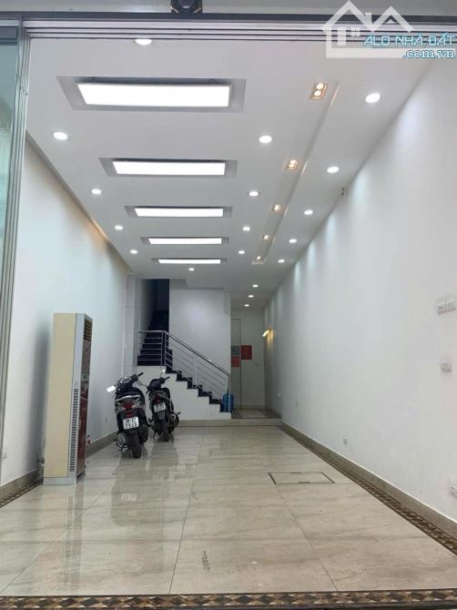 Bán nhà Hoàng Cầu kinh doanh ô tô tránh 8 tầng thang máy dt58m2 giá 25 tỷ