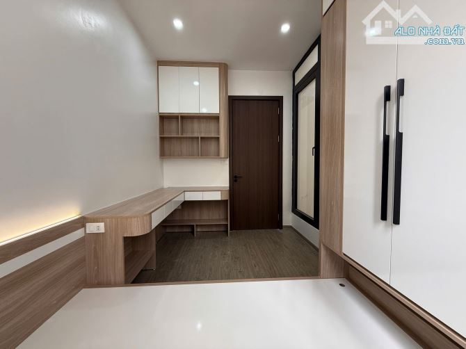 Bán CHCC Hoàng Đạo Thuý dt 60m2, 2 ngủ, 2wc