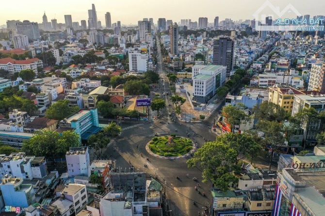 Bán tòa nhà MT CMT8, Quận 10. Diện tích 5.5x34m, 6 tầng kiên cố. Giá bán 45 tỷ.
