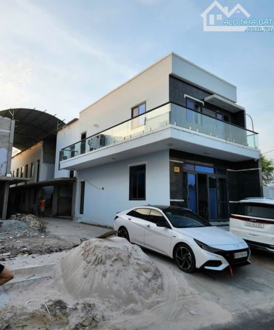 BÁN ĐẤT TẶNG 28 CĂN HỘ DỊCH VỤ ĐANG HOÀN THIỆN TAI HỒ TRÀM, GẦN PHỐ ĐI BỘ GIÁ 12 TỈ