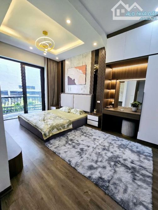 Nhà hiếm còn sót lại! Phố Vũ Trọng Khánh, đường 3 ô tô tránh, giá chỉ nhỉnh 14 tỷ