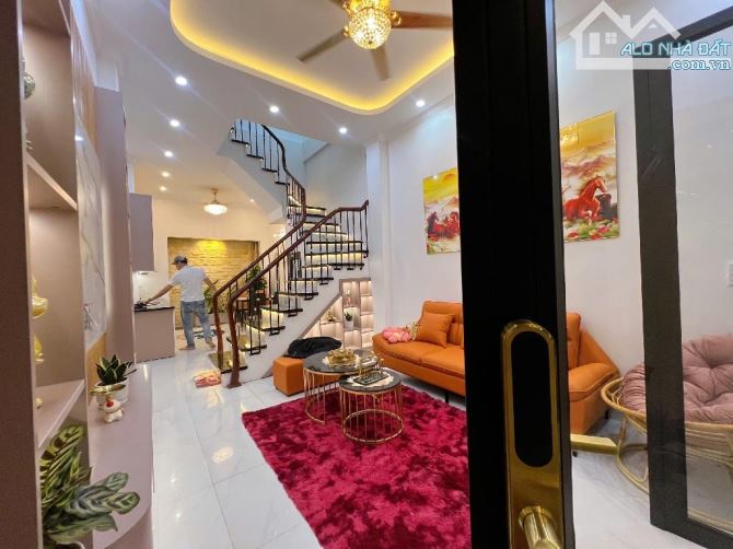 Nhà Trung Phụng,Đống Đa,45m2,mới kính koong,thiết kế đẹp,hiện đại,thoáng,full nội thất…