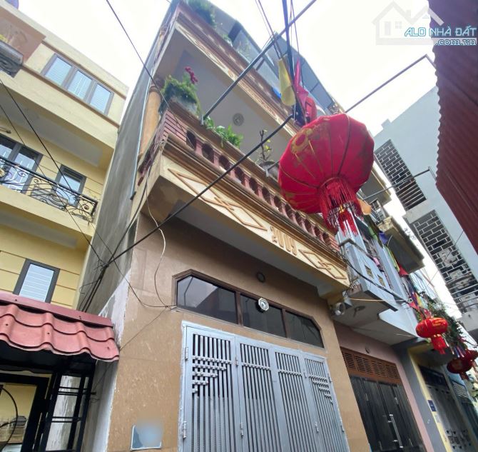 HIẾM! Bán nhà 2.5T DT35m ở gần chợ Bông Đỏ sát mặt phố Phan Đình Giót KD sầm uất, ô tô đỗ - 1