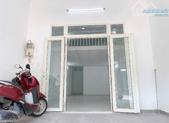 Bán nhà gần Lê Văn Khương, quận 12, 4x17, hẻm 8m, mặt phố kinh doanh, nhỉnh 5 tỷ, 1 trệt - 1