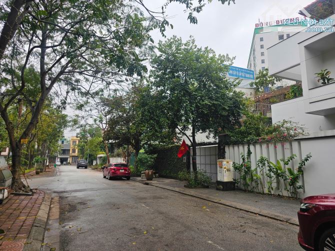 Bán biệt thự yna dt 256m mt 12m hướng đn giá 25.5 tỷ - 1