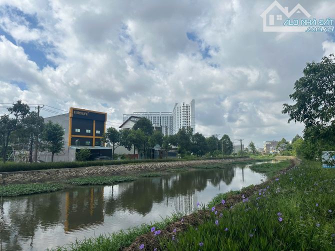 352m2 ( 16 x 22 ) - full thổ cư , view sông SG, xây tự do - giáp Saigon, ngay Vạn Phúc cit