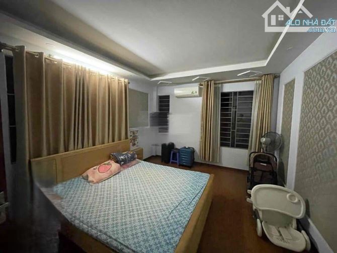 Cho thuê nhà ngõ 20 Bùi Quốc Khái, Linh Đàm, Hoàng Mai, 5 tầng, 30m2, 3 ngủ, 12tr - 1