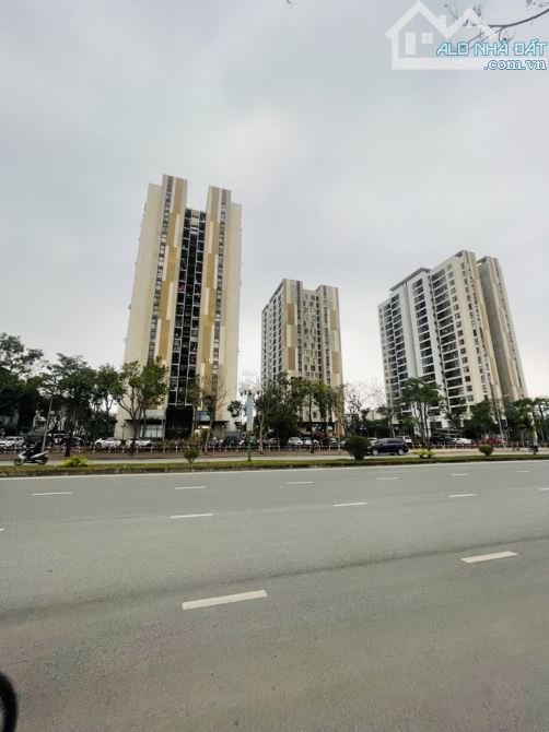 CHUNG CƯ GREEN PARK VIỆT HƯNG_VIEW ĐẸP_TẦNG CAO.DT: 102M².  GIÁ: 5,9TỶ - 1