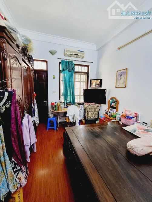 Quá sốc! 
Bán nhà QUAN NHÂN - CỰ LỘC, 38m2, chỉ 5,8 tỷ, Ngõ nông, Thông các ngả, Nhà - 1