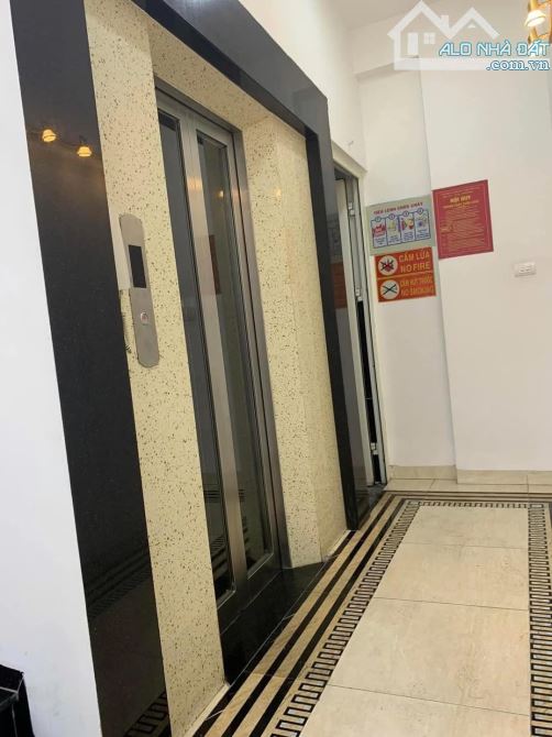Bán nhà hoàng cầu 56m2*8T, MT4m, thang máy giá 25 tỷ vỉa hè kinh doanh - 1