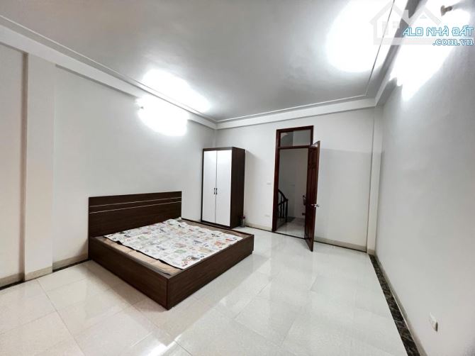 Bán nhà phố Hoàng Mai:30m2,6 Tầng, Chỉ 6.15 Tỷ - 2