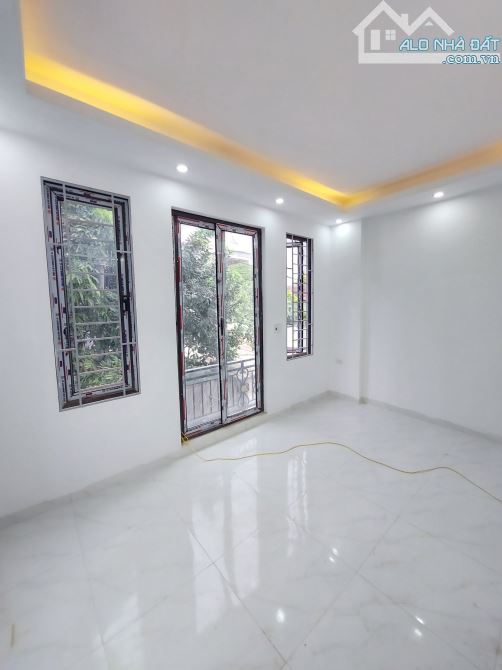 Nhà xây Độc Lập rẻ nhất Đồng Mai. 32m2*5T. Gần oto. gần trường học. Chỉ 2,9x tỷ - 2