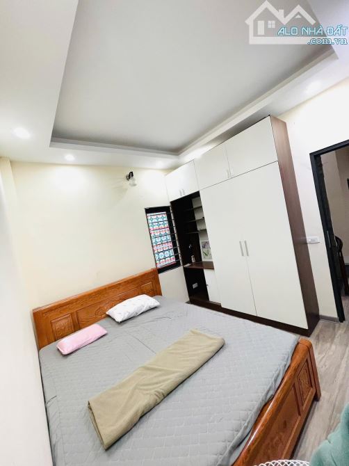 BÁN NHÀ HOÀNG MAI - 36M2 - TRUNG TÂM - MẶT NGÕ - Ô TÔ ĐỖ CỬA - KINH DOANH - 9,8 TỶ. - 2