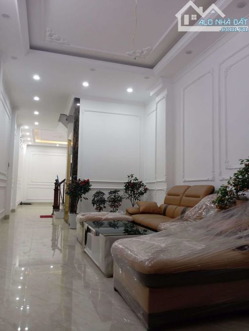 Tựu Liệt - Thanh Trì 59m x 5 tầng, mặt tiền 3.65m, giá 7.9 tỷ thương lượng - 2