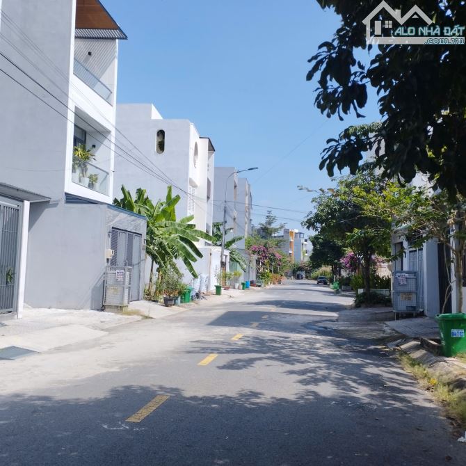 Đất nền trung tâm Phú Hữu, Quận 9 – KDC Diamond Town - 2