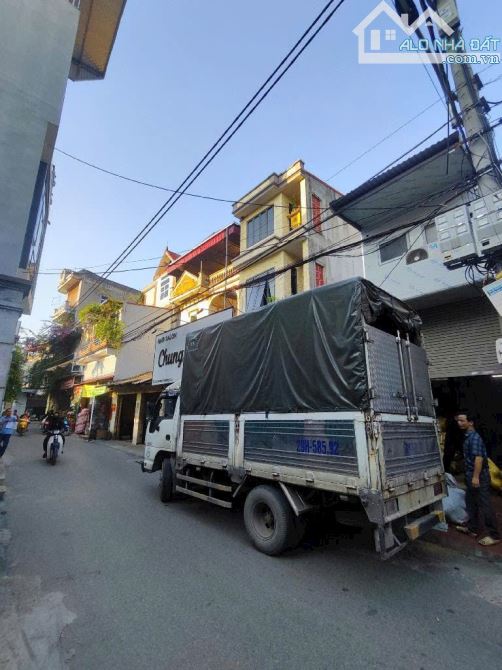 Bán 72m2 đất Thượng Cát - Ô tô tránh - Kinh doanh - Giá đt 9xTr/m2. - 2