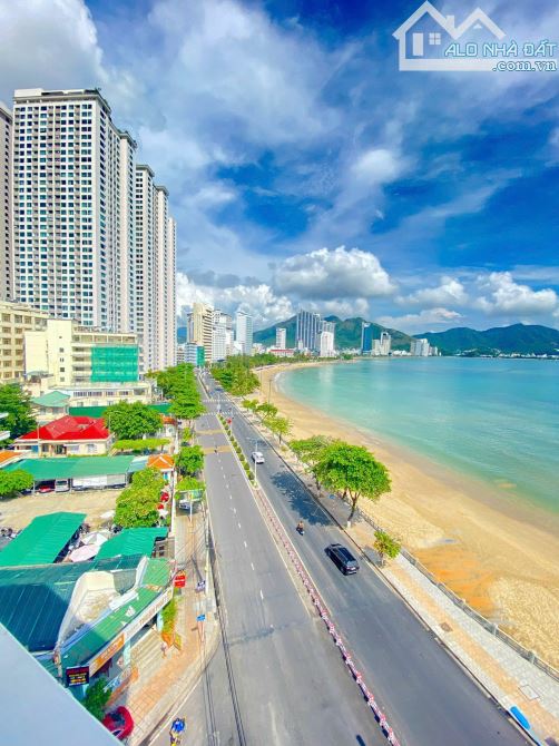 Bán nhanh giá cực tốt nhà Mặt tiền Phạm Văn Đồng view trực diện biển - 2