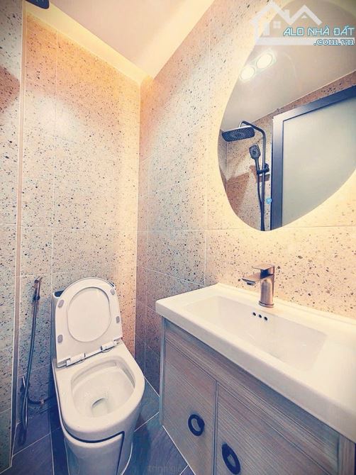 Bán nhà HẺM XE HƠI Nguyễn Thiện Thuật Q.3, 5 tầng, Full nội thất xịn sò, nhỉnh 5 tỷ - 3