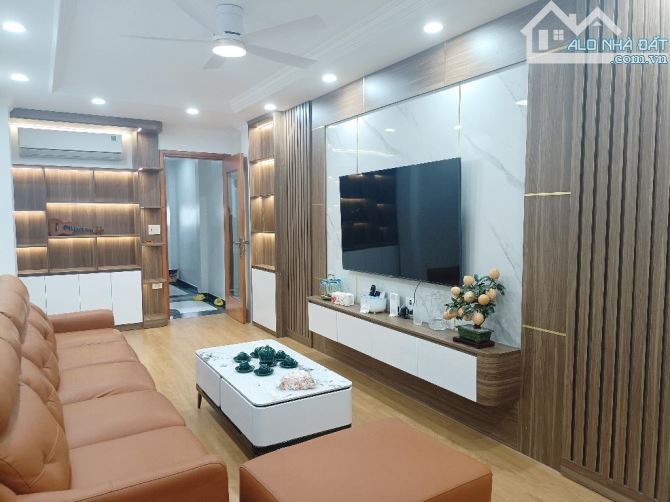 Bán Nhà: Ngọc Hồi,cách bx Nước ngầm 2km,40m2 7 tầng, oto tải đỗ cửa,Kinh doanh. hơn 12 tỷ - 3