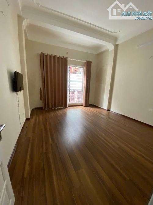 Cho thuê nhà 4 tầng tại Hoàng Quốc Việt, 4 ngủ , ngõ oto, giá 18.5 tr - 3
