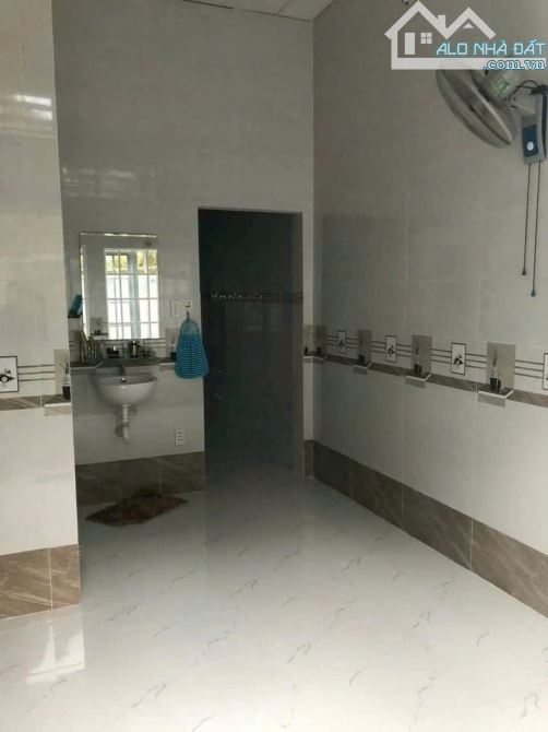 Ôtô Đậu Cửa 🏡Nhà Kdc Đông Ngộp Bán Gấp Giá SỐC 620Triệu Công Chứng Ngay !! - 3