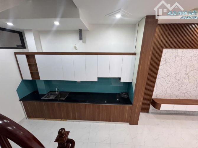 Bán Nhà số 3 Ngõ 9 Chợ Tản Đà Hà Đông 32m 5T mt 3.5 Ô tô dừng 2 thoáng vĩnh viễn. 20m tới - 4