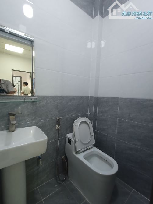 Nhà đẹp giá rẻ, giá chỉ 2,9x tỷ có 2pn + 2wc. Hẻm ô tô Hương Lộ 3, sát bên Aeon Tân Phú - 4