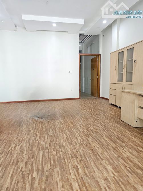 NHÀ CẤP 4 GÁC LỬNG CHÍNH CHỦ TÂN XUÂN HÓC MÔN HÊM NHỰA 7M TẶNG GPXD 4 TẦNG . - 5