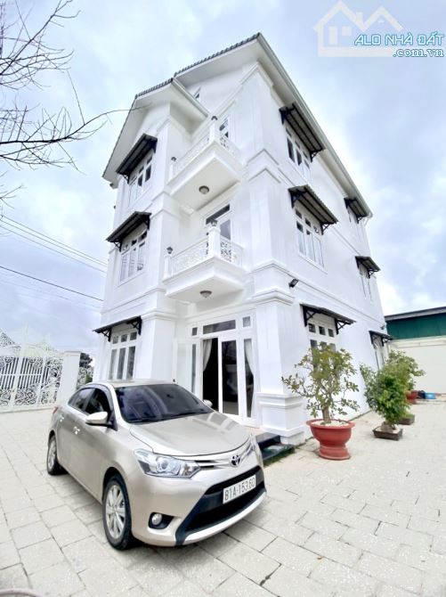 Hơn 615 m2 mặt tiền P8 ngang 21m gồm 1 villa + dãy nhà KD cách HXH 700m - 30 tỷ TL - 6