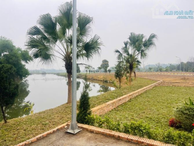 Cần bán gấp lô góc 2 mặt tiền view Hồ, gần Golf Đồng Mô giá siêu tốt chỉ nhỉnh 2 tỷ - 6