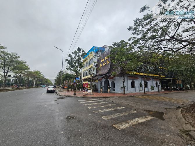 Bán lô đất Biệt Thự áp đg Lạc Long Quân YNA DT,256m, MT12m, Hướng ĐN, Giá 23,04 tỷ