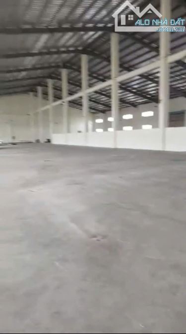 Nhà xưởng trong KCN Tân Đô tổng dt 10000m2 giá 53 tỷ