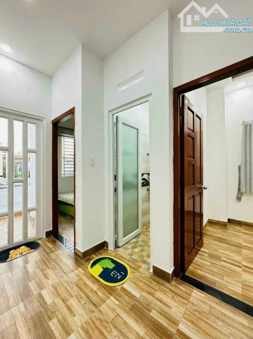 HOT Bán nhà hẻm ô tô ngay Vườn Lài, Q12. Giá: 1.9 tỷ/ 60m2, sổ hồng riêng