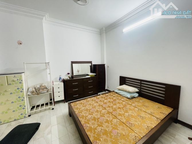 Mặt Tiền Rộng - Ngõ 3 Gác - Nội Thất, Thiết Kế Đẹp, phố Trương Định, dt: 56m,mt: 5,3m,5 tầ