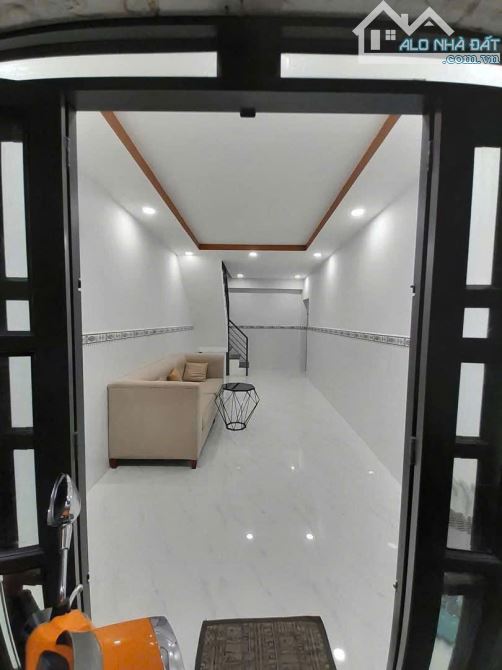 bán nhà q1 đường cao bá nhạ , giá 3.8 tỷ 30m2 2pn gân phố Bùi Viện