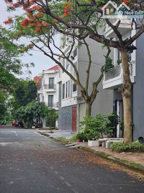 Bán lô đất 60m khu phân lô gần Quận Uỷ Hồng Bàng DT: 60m MT: 4m Giá: 1.5 tỷ Ms Minh