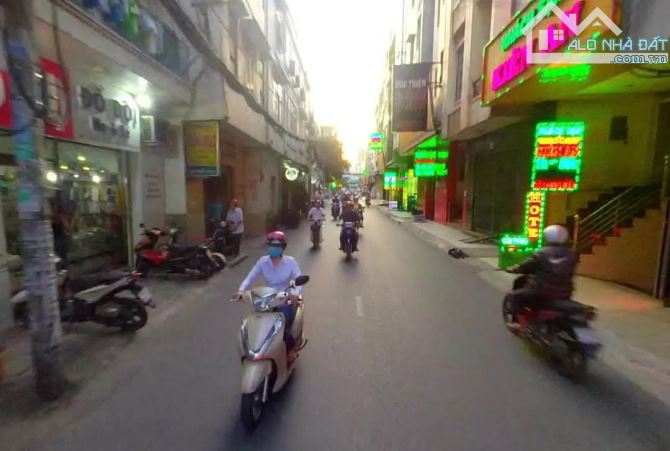 HÀNG VIP QUẬN 10 - 1 TRỤC LÊ HỒNG PHONG - NGANG 5.25, 5 TẦNG - 18 TỶ