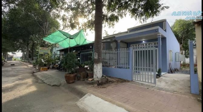 🔥🔥 Hàng Hiếm 🏡 Cấp 4 Ngay Khu Dân Cư 242m2 Sổ Hồng Riêng !!  720 triệu - Sang Sổ