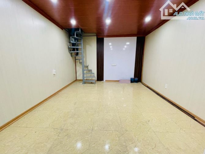 NR Vũ Tông Phan, Thanh Xuân, giá siêu hời: 30m2, 2 T, 2 ngủ , chỉ 1.86 Tỷ - Vi bằng