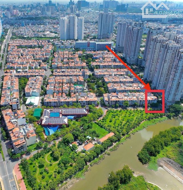 Bán nhanh căn góc nhà phố 2 mặt tiền đường số 20, khu Him Lam Q7 , view công viên , sông