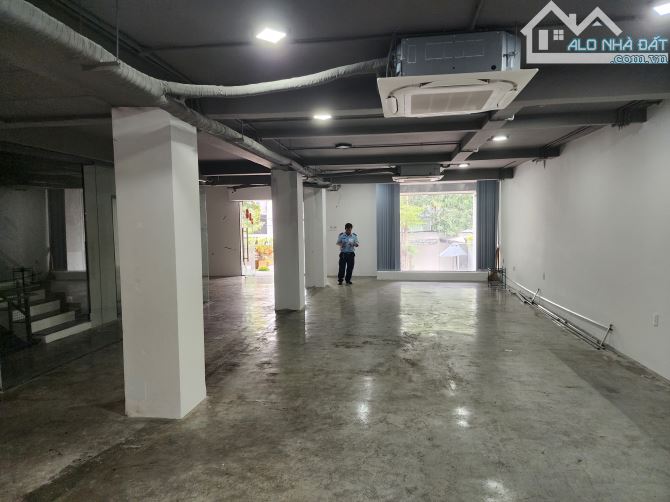 CHO THUÊ TẦNG TRỆT TÒA NHÀ MỚI XÂY, KDC KIM SƠN Q7, NGANG 10M, 150 M2, WC RIÊNG, 40TR TL